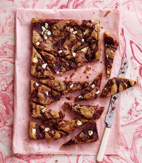 Curly Wurly raspberry tray bake