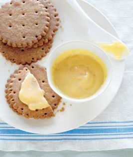 Currant scones with tangerine curd