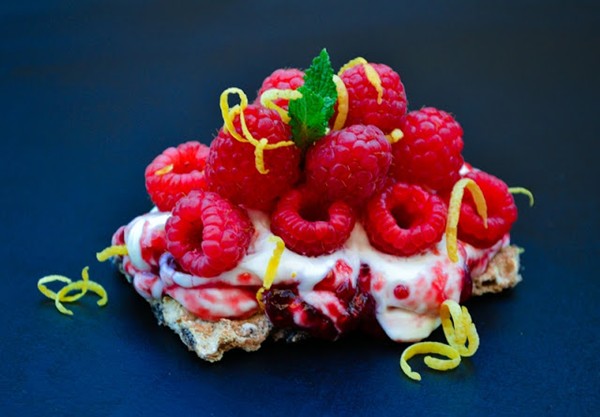 Currants, seeds and oats Ryvita stacks