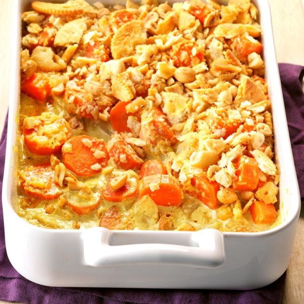Curried carrots with crunchy peanut topping