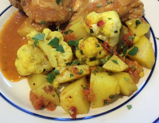 Curried cauliflower and potatoes (Gobhi aloo sabji)