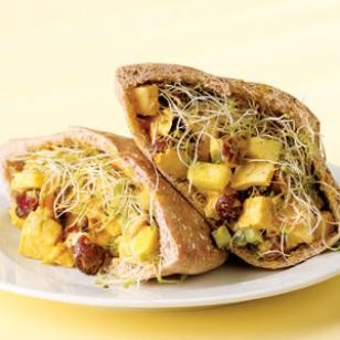Curried chicken pita