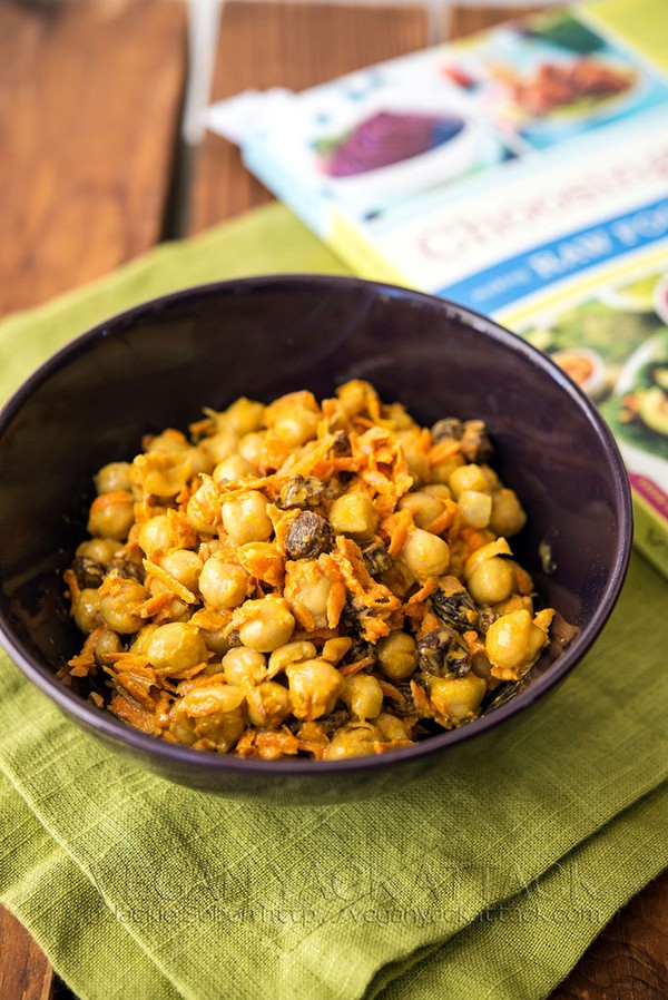 Curried chickpea and carrot salad