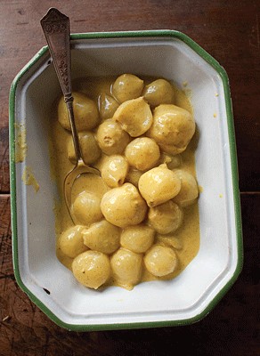 Curried creamed onions 