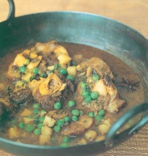 Curried lamb with green peas