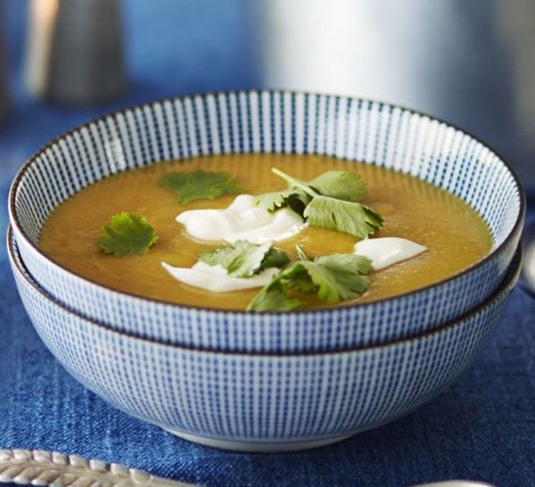 Curried lentil, parsnip & apple soup