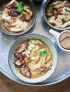 Curried mixed mushroom ramen