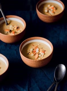Curried mussel soup