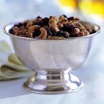 Curried nuts and raisins