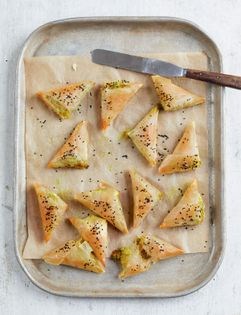 Curried pea and potato samosas