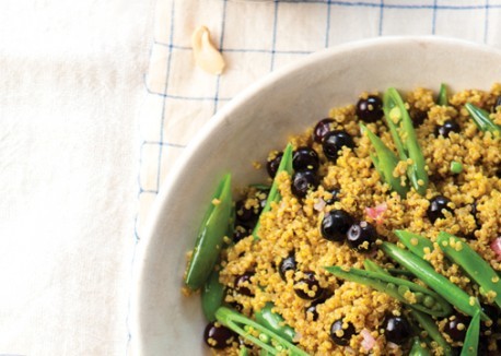 Curried quinoa with blueberries and snap peas