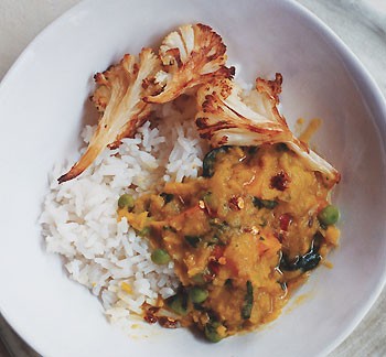 Curried red-lentil stew with vegetables