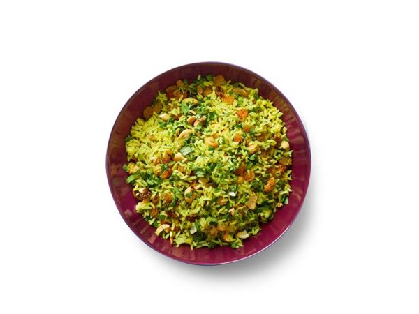 Curried rice with raisins and cashews
