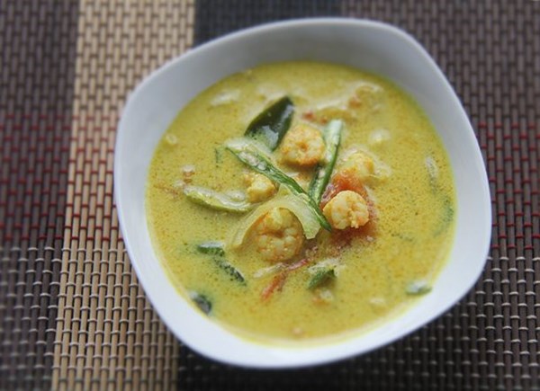 Curried shrimp and coconut soup (Kerala shrimp moilee)