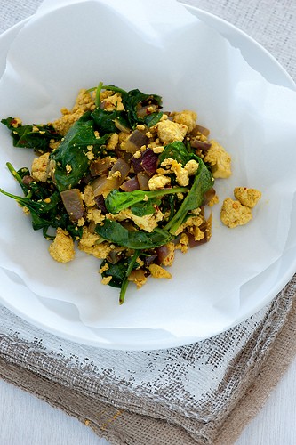 Curried tofu scramble