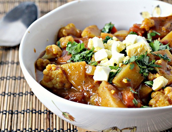 Curried tomato soup with hard-boiled eggs