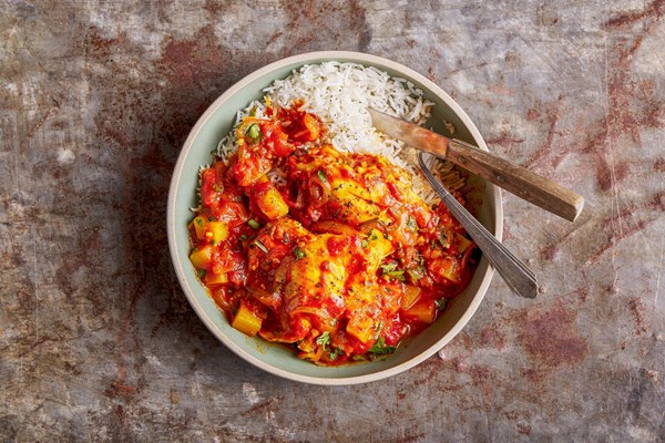 Curry-braised chicken with tomatoes and potatoes