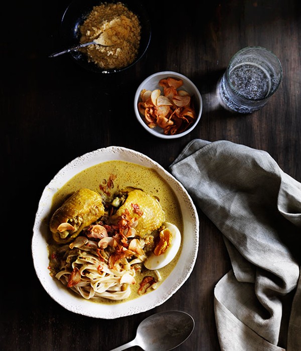 Curry chicken noodle soup