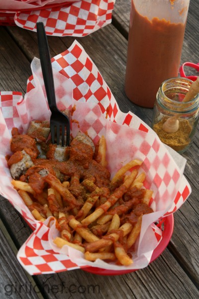 Currywurst mit pommes (with currywurst sauce)