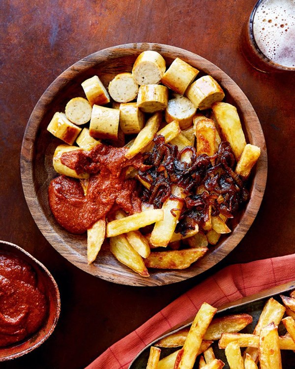 Currywurst with sticky onion oven fries 