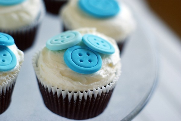 Cute as a button cupcakes
