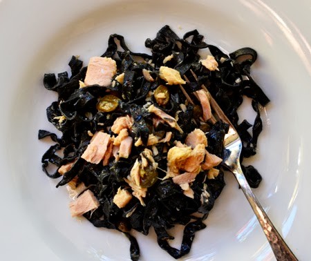 Cuttlefish ink linguine (Linguine alla sepia)