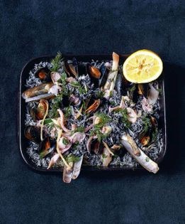 Cuttlefish with ink, shellfish, rice