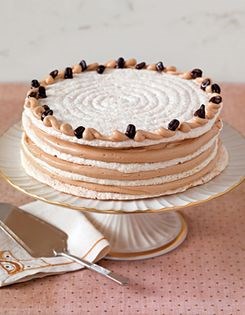 Dacquoise with coffee buttercream (Dacquoise au café)