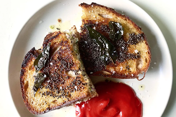 Dahi toast