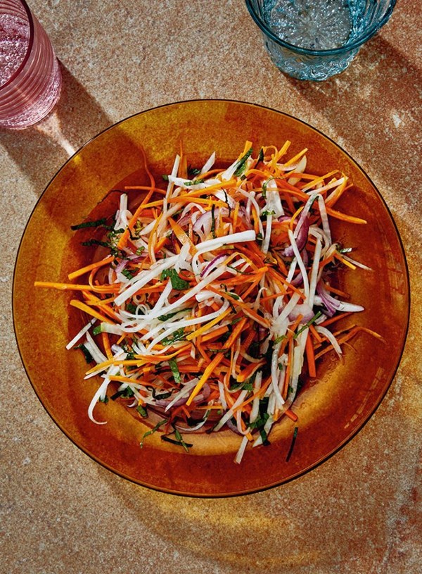 Daikon, mint, carrot and kohlrabi sambol aka slambol