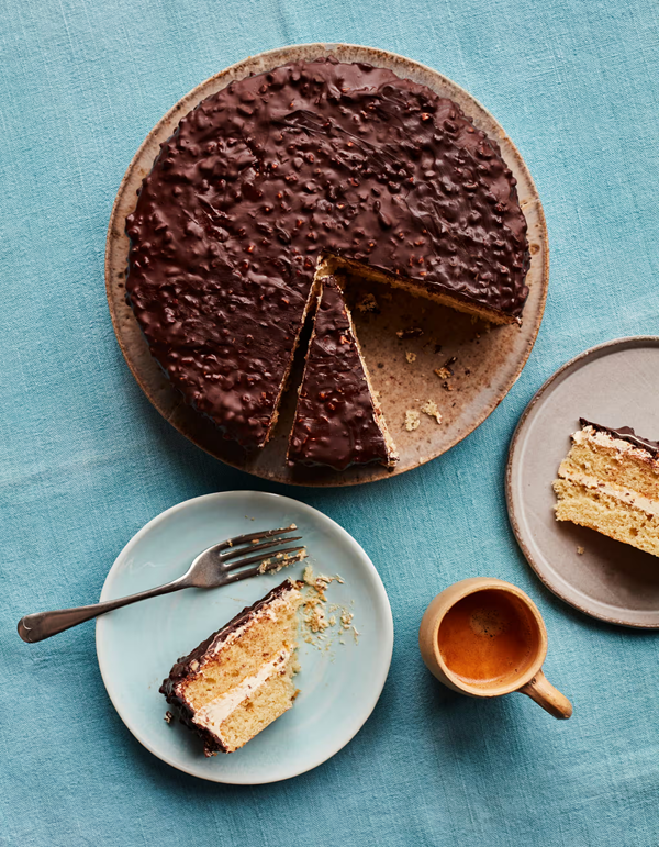 Daim almond cake