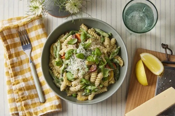 Dairy-free creamy pasta primavera