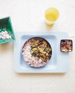 Dal and spinach curry (Payaru keerai)
