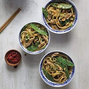 Dan dan noodles with pork & snow peas