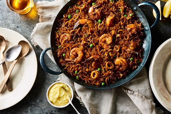 Daniel Olivella's fideo noodle paella (Fideuà)