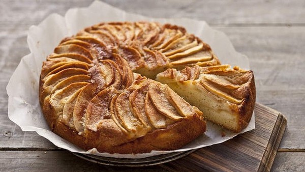 Danish apple cake