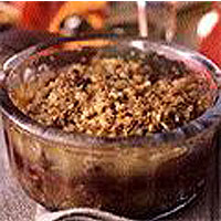 Danish apple charlotte with raisins and hazelnuts