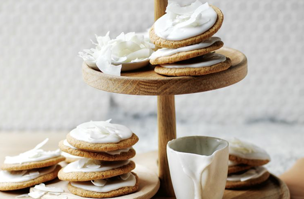 Danish coconut shortbread biscuits (Fedtebrød)