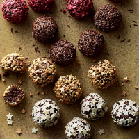 Danish oat & chocolate truffles (Havregrynskugler)