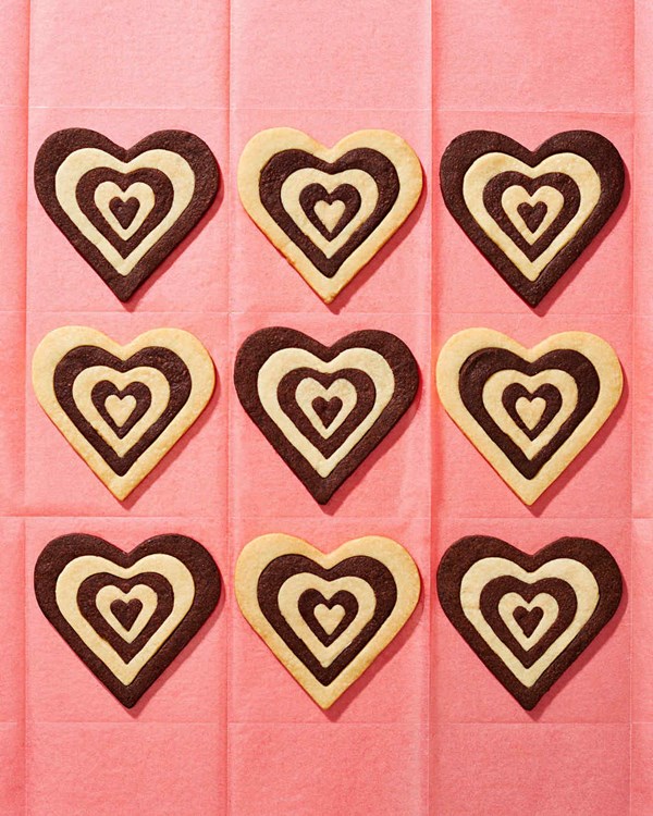 Dark- and white-chocolate shortbread hearts
