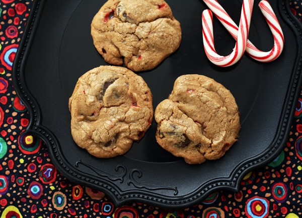 Dark chocolate & candy cane bits cookies
