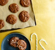 Dark chocolate & mint flourless cookies