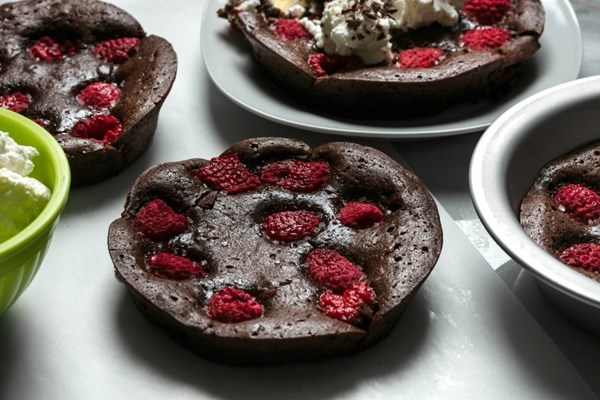 Dark chocolate and raspberry brownie tarts