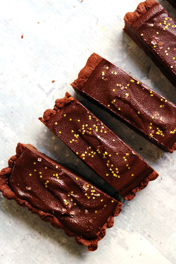 Dark chocolate and salted caramel tart