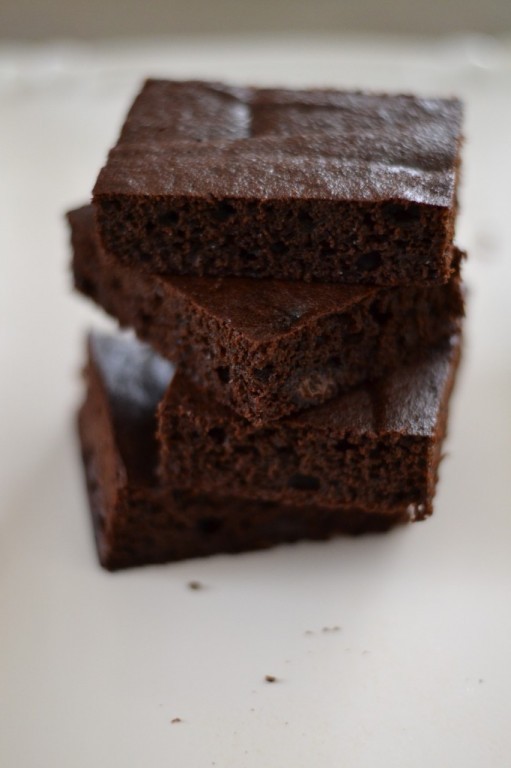 Dark chocolate cake brownies