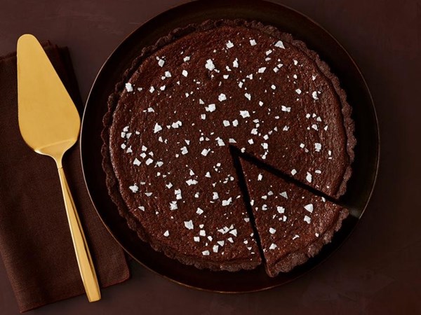Dark chocolate-caramel tart