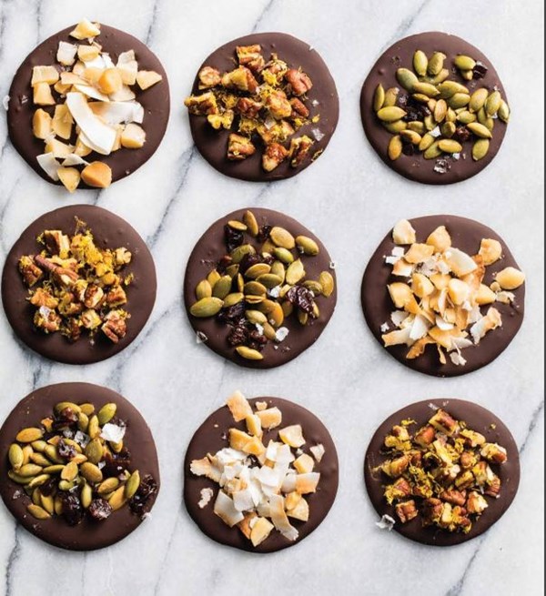 Dark chocolate clusters with pecans and orange