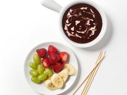 Dark chocolate-coconut fondue