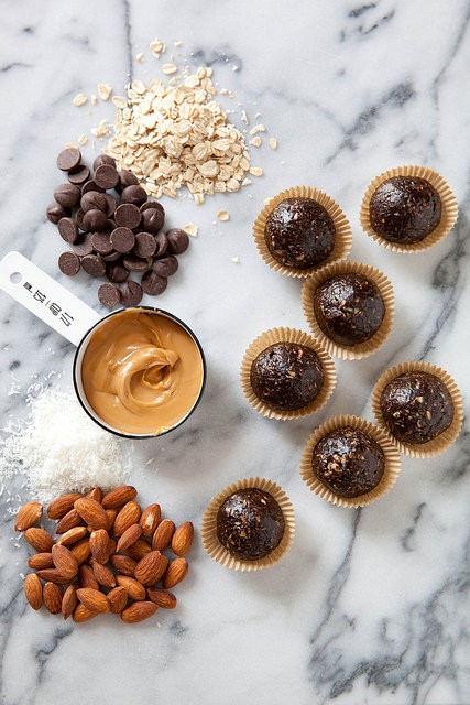 Dark chocolate peanut butter granola bites