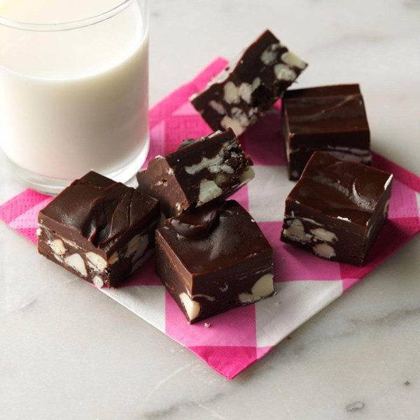 Dark chocolate raspberry fudge